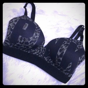 Pink by Victoria’s Secret sports bra 36D